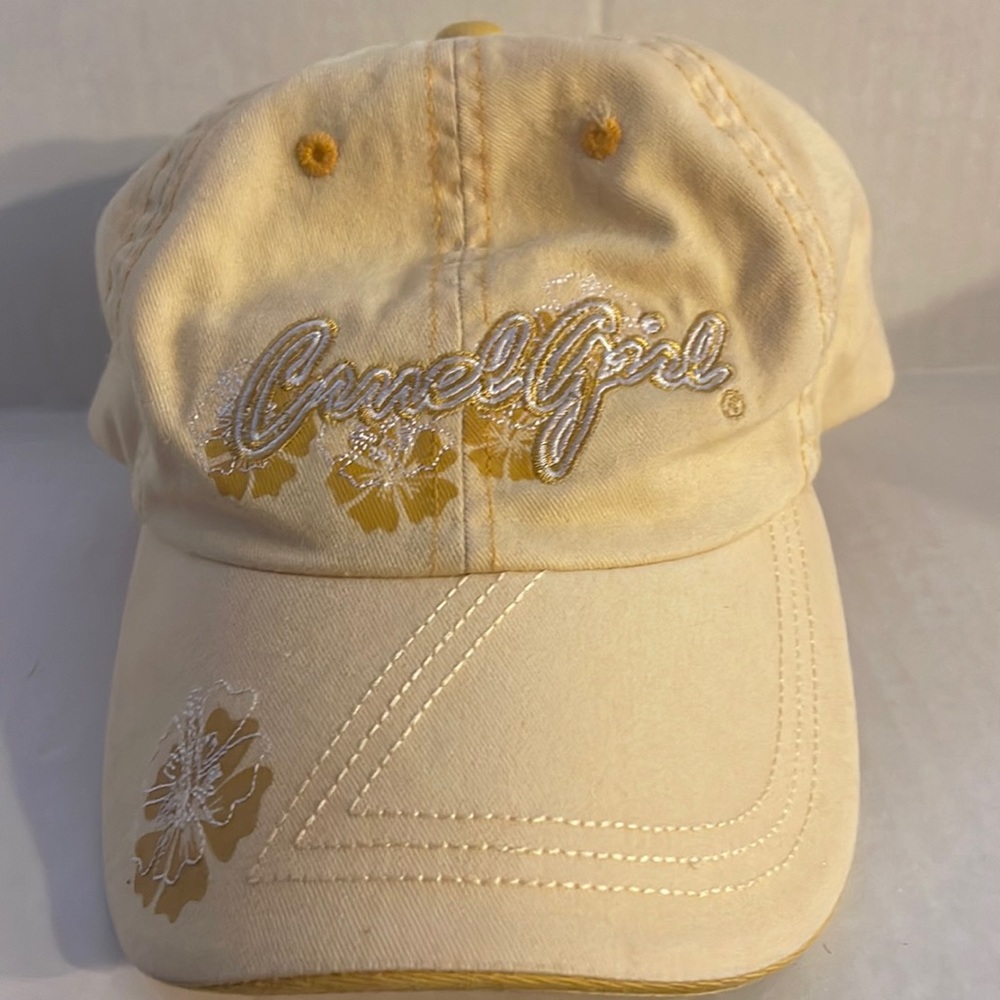 Cruel girl hat